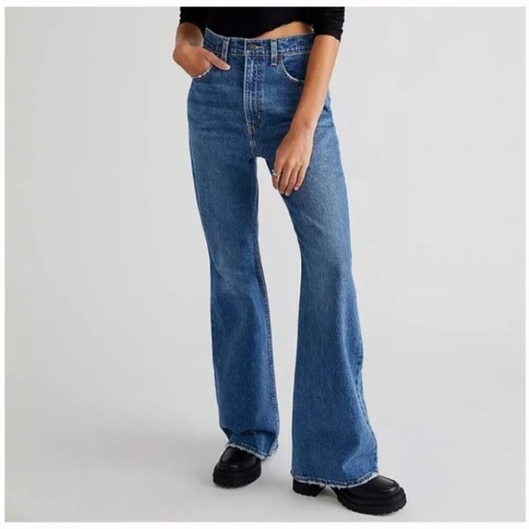 Levi's 32x33 70's High-Rise Flare Vintage Fit Women 0899 Jeans Denim premium - Picture 1 of 11